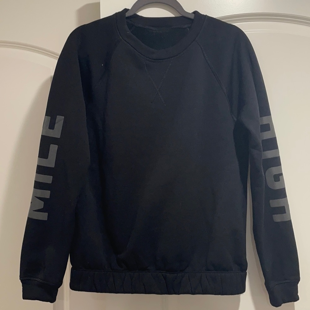 Black Lululemon Crewneck with sleeve detailing